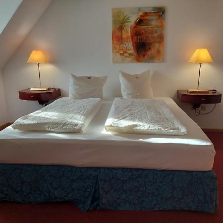 Der Heurige Im Gasthaus Zum Loewen Freising Exteriör bild