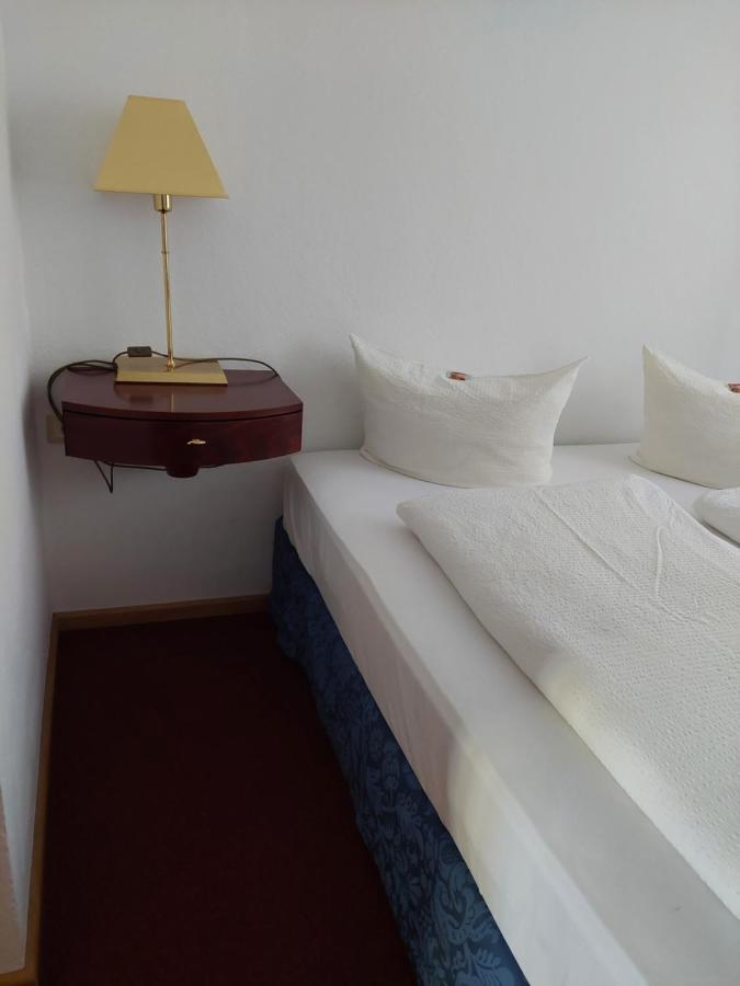 Der Heurige Im Gasthaus Zum Loewen Freising Exteriör bild