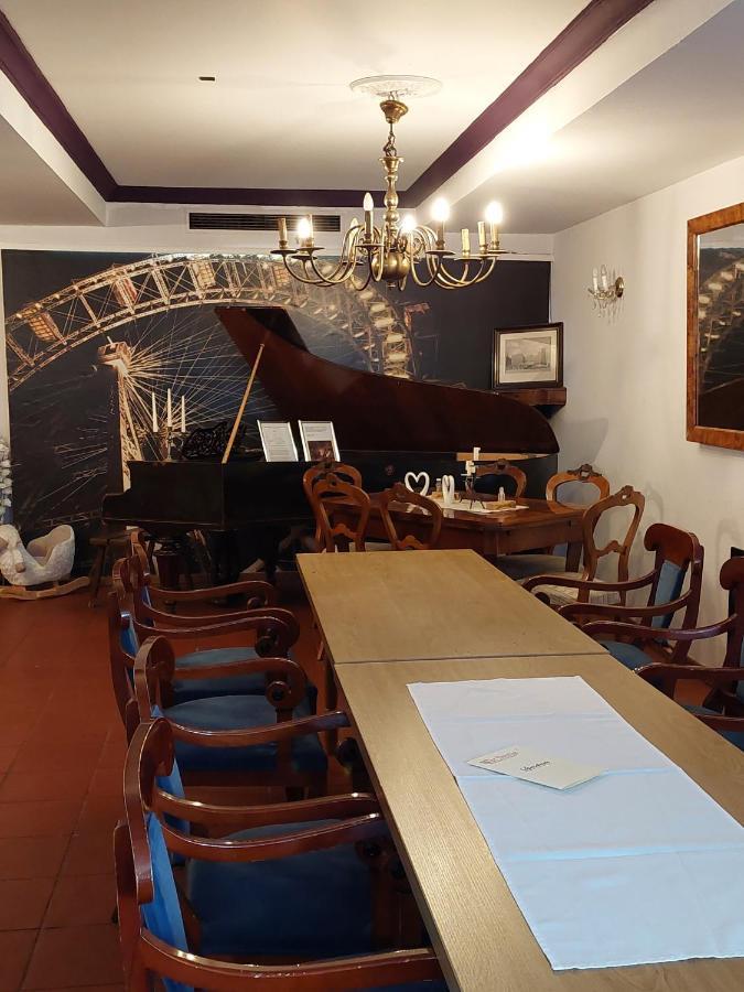Der Heurige Im Gasthaus Zum Loewen Freising Exteriör bild
